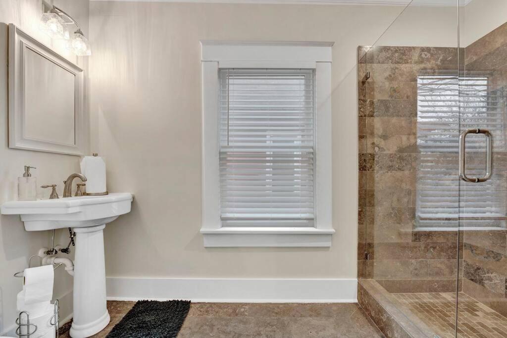 The Victorian - Elegant 3Br Home Near Overton Memphis Exteriör bild